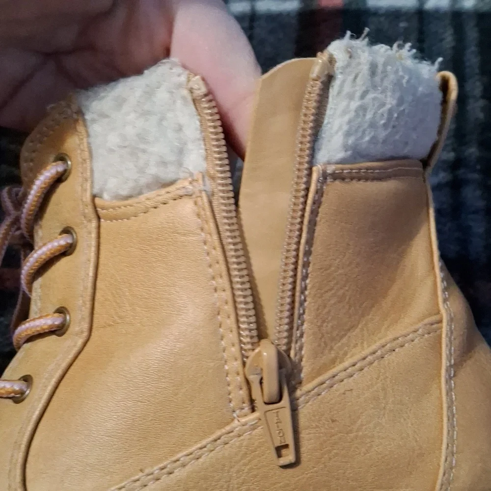 SO size 3 girls boots